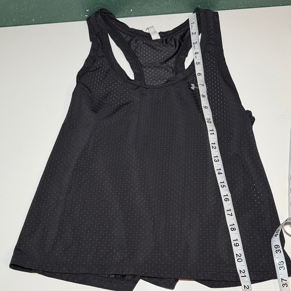 Under Armour Women's Black Racerback Tank Top Sleeveless HEAT GEAR Size Medium - Picture 3 of 7
